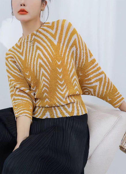 4240042 Line Printed Pleated Top *Yellow