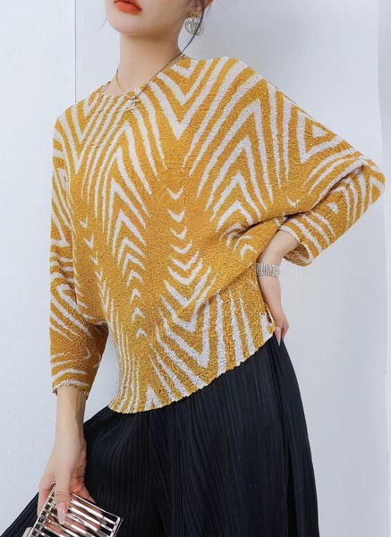 4240042 Line Printed Pleated Top *Yellow