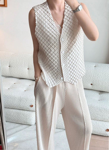 4250019 Sleeveless Pleated Vest Top