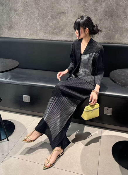 4250023 Wide Leg Pleated Pants *Black