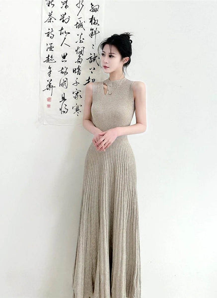 8240040 Knitted Round Neck Sleeveless Dress *Beige