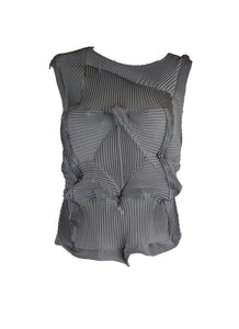 9240037 Sleeveless Pleats Top *Grey