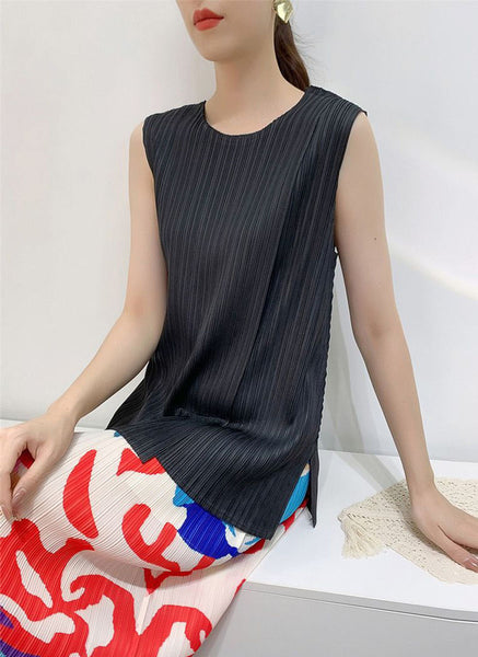 N240025 Sleeveless Pleated Vest Top *Black