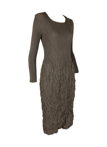 9240011 Two Pockets Long Sleeve Pleats Dress *Brown *Preorder