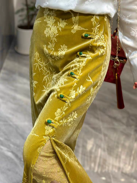 1240070 Floral Embossed Velvet Skirt *Yellow